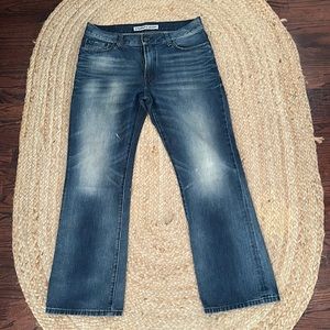 Men’s Express Jeans size 34x32. Kingston Classic Fit (Boot Cut)